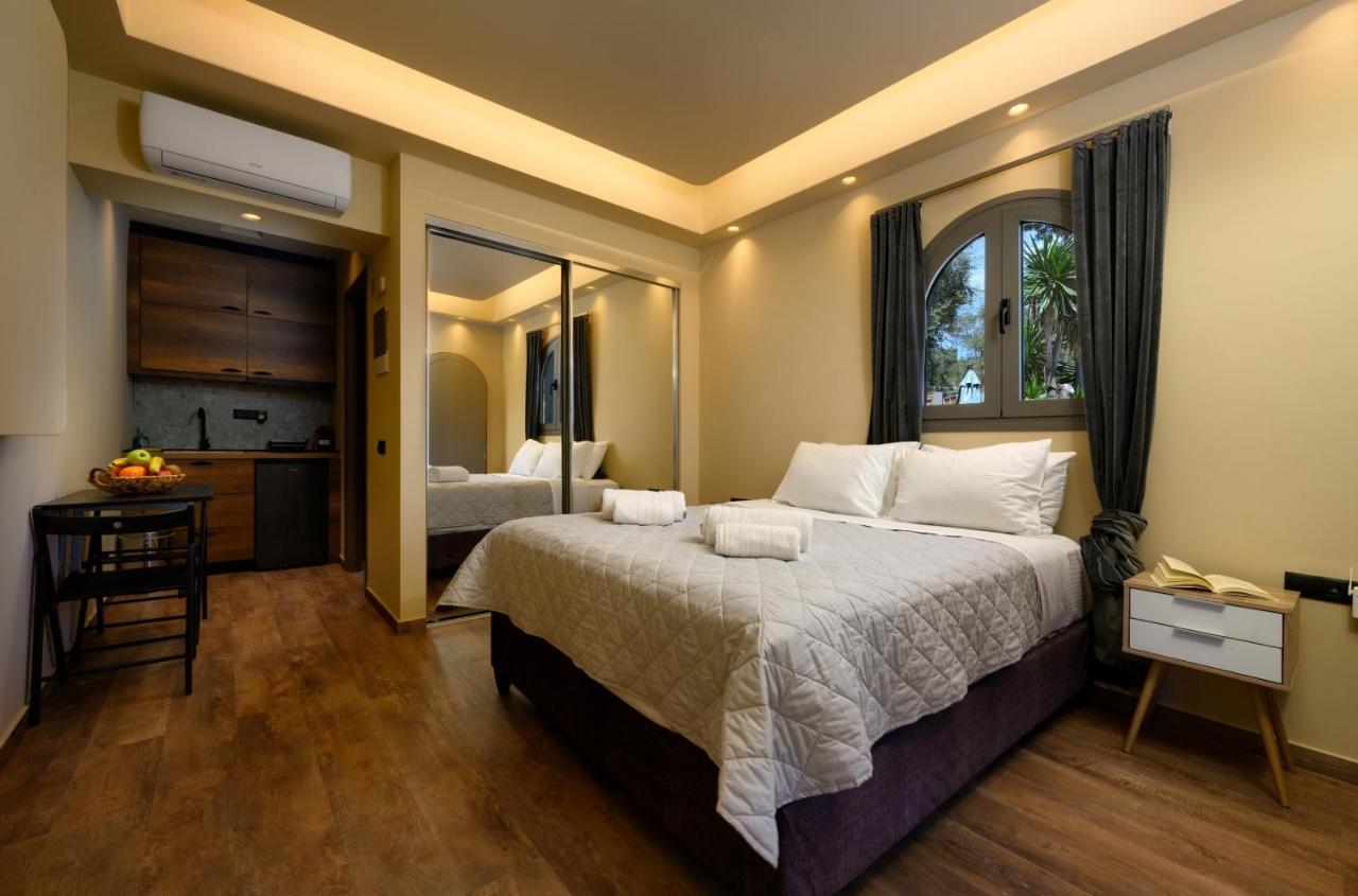Seven Keys Luxury Suites Achilleion ภายนอก รูปภาพ