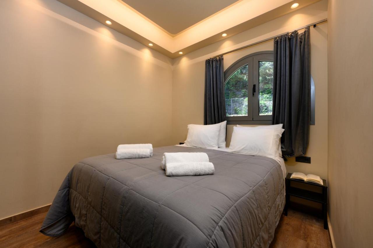 Seven Keys Luxury Suites Achilleion ภายนอก รูปภาพ