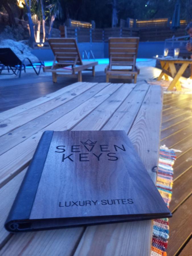 Seven Keys Luxury Suites Achilleion ภายนอก รูปภาพ