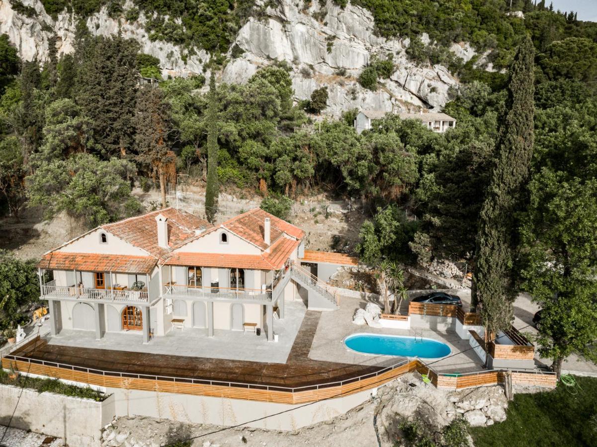 Seven Keys Luxury Suites Achilleion ภายนอก รูปภาพ