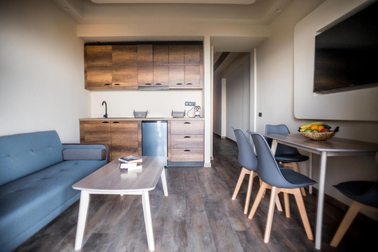 Seven Keys Luxury Suites Achilleion ภายนอก รูปภาพ
