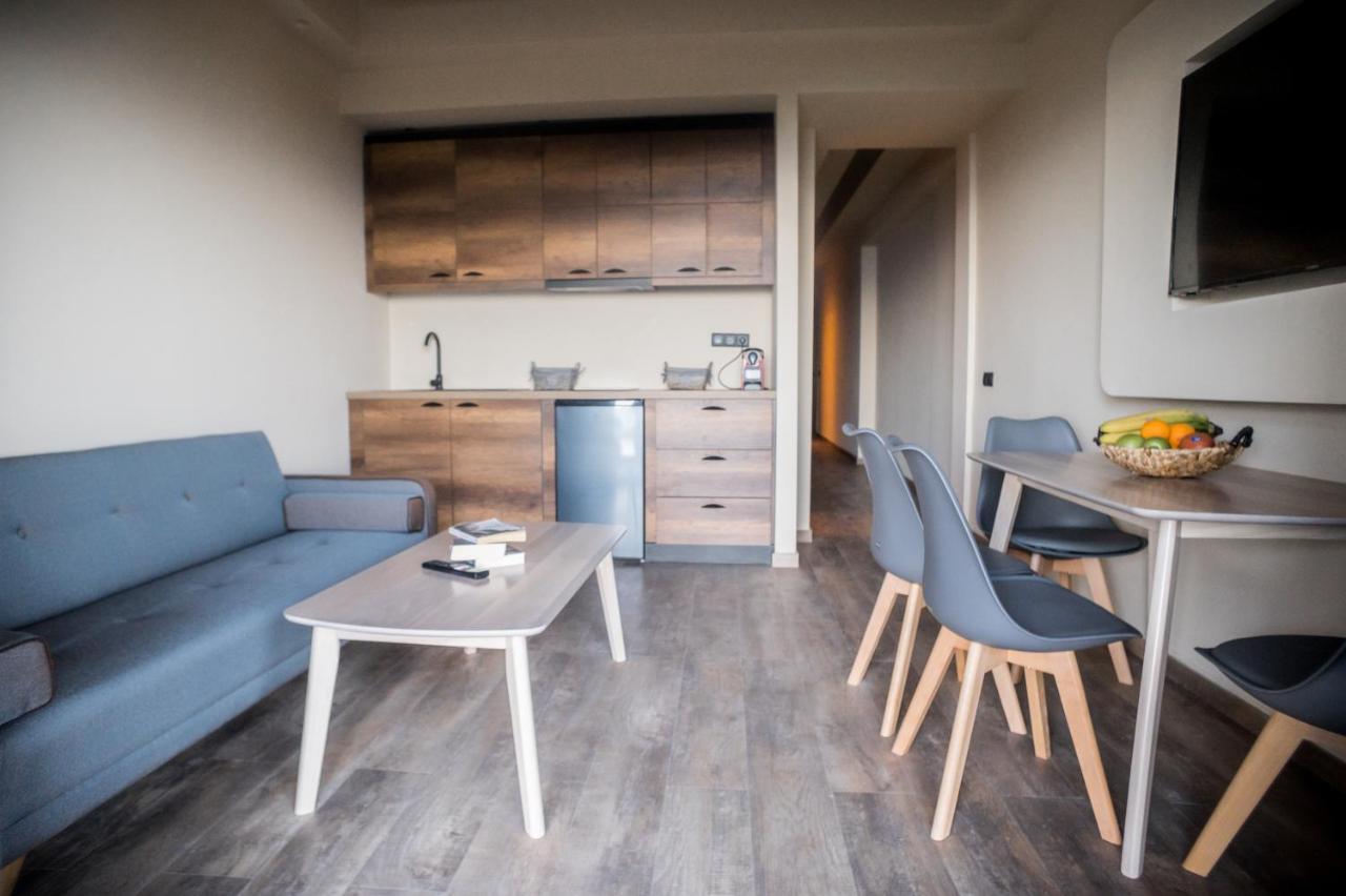 Seven Keys Luxury Suites Achilleion ภายนอก รูปภาพ