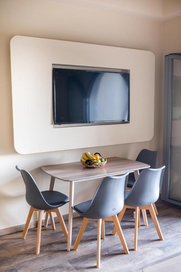 Seven Keys Luxury Suites Achilleion ภายนอก รูปภาพ