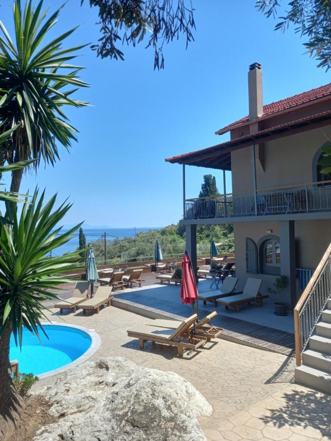 Seven Keys Luxury Suites Achilleion ภายนอก รูปภาพ